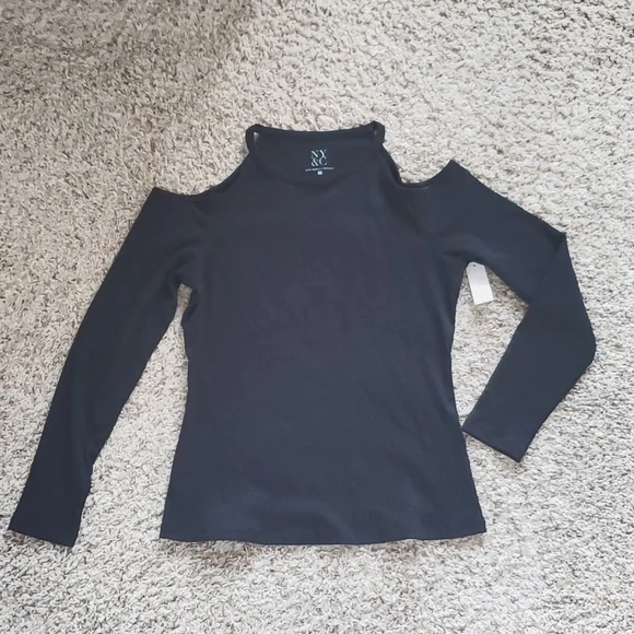 NWT New York & Company cold-shoulder black ribbed long sleeve shirt - Picture 2 of 5